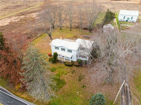 Homes For Sale - 1520 Bedford Road<br/> Lowellville, OH 44436