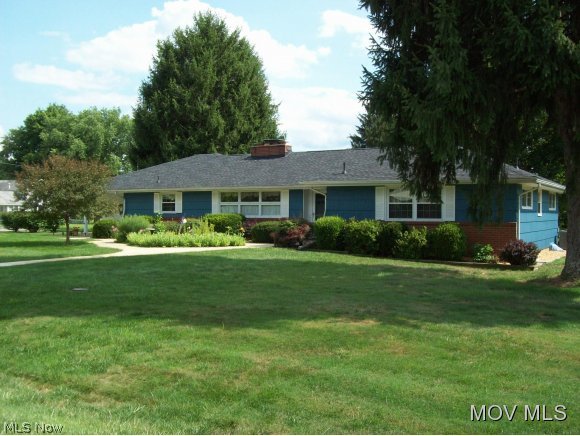 SO MANY UPDATES! NEW kitchen counters, cabinet doors, NEW hardwood flooring in dining and some appliances, NEW carpet in lower level, NEW updates to bathrooms, NEW furnace, NEW hot water tank, NEW sidewalk and landscaping, NEW roof, house exterior painted in 2012, NEW screened porch, decking and pergola. Beautiful home with larger corner lot, storage shed and great location! Elem: Putnam Elementary School Elem/Bus: Y JrHigh: Marietta Middle School School JrHigh/Bus: Y High: Marietta High School High/Bus: Y Fire: VOL Police: SHF ;SQFT=Fin L1:1615, Fin Bsmt:368, Fin Above:1615, Fin Total:1983, Unfin Bsmt:1247, Unfin Above:1247;GAR= 2 Car Det