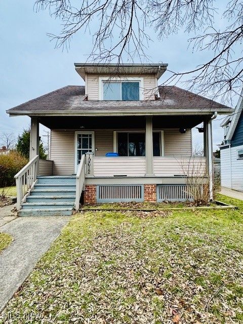 19612 Pawnee Avenue Cleveland OH 44119