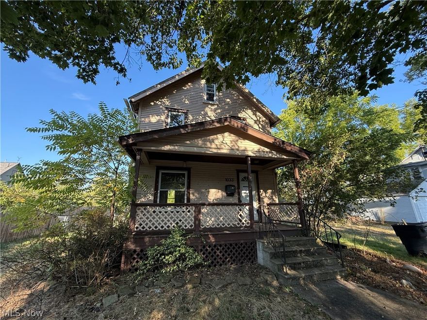 Beautiful 3 bedroom 1 bath home. Has a nice sized backyard and a deck, perfect for hosting gatherings, totally repainted and has a nice garden area. Just a couple blocks from Warren Harding and other amenities. With a minimal amount of personal touches could become the house of your dreams.