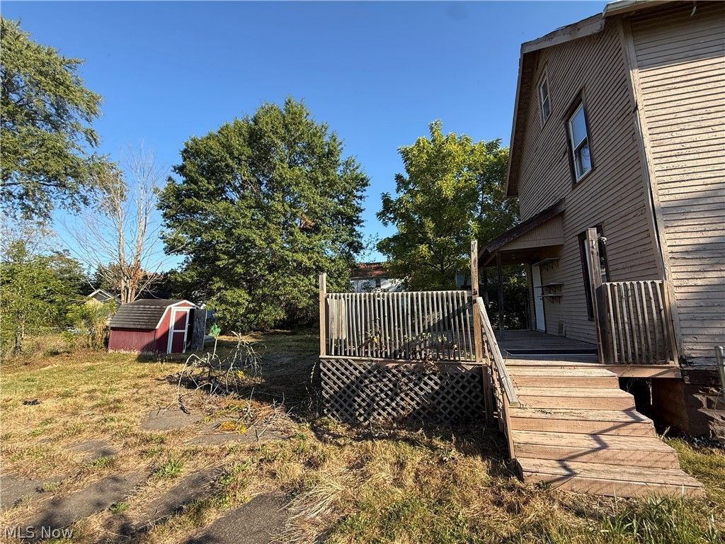 Photo of 1033 Olive Avenue NE, Warren, OH 44483 (MLS # 5196698)