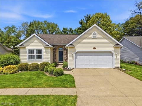 Homes For Sale - 1430 Ashton Way<br/> Wayne County, Wooster, OH 44691