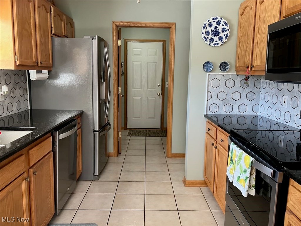 1477 Waters Edge Drive, Akron, Ohio image 11