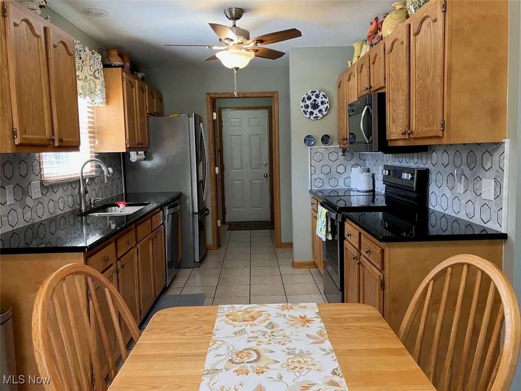 1477 Waters Edge Drive, Akron, Ohio image 9