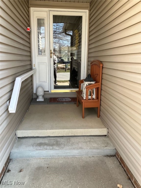 1477 Waters Edge Drive, Akron, Ohio image 5
