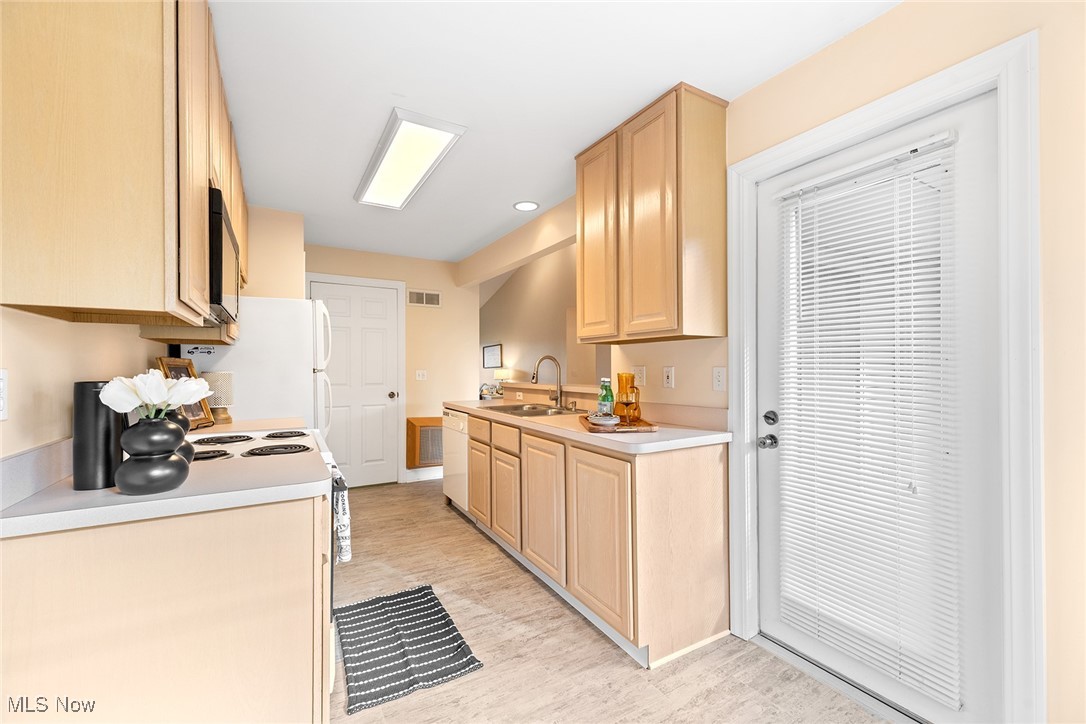 Enclave/Rosemont Rdg Condo Own - Residential