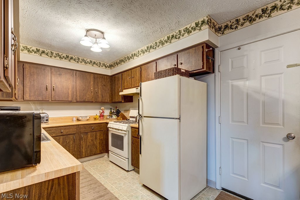 Terrace Common Condo - Residential