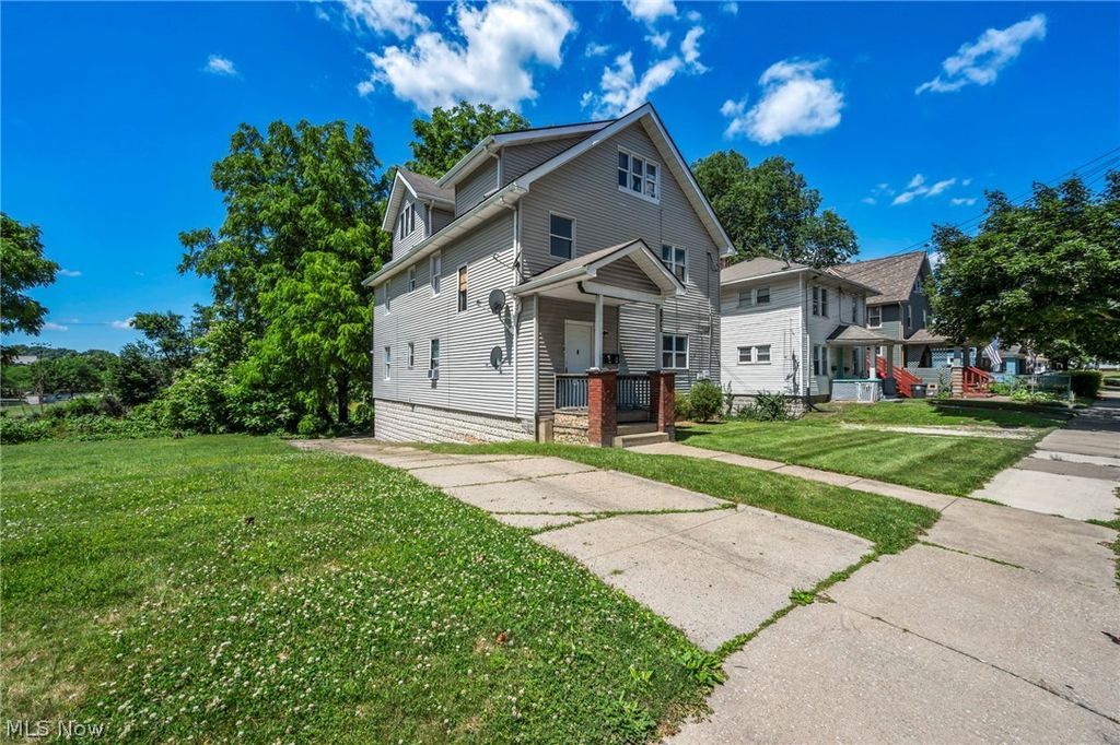 Photo of 1288 Pondview Avenue, Akron, OH 44305 (MLS # 5222371)