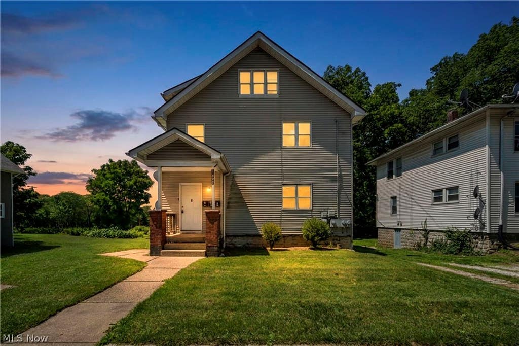 Photo of 1288 Pondview Avenue, Akron, OH 44305 (MLS # 5222371)