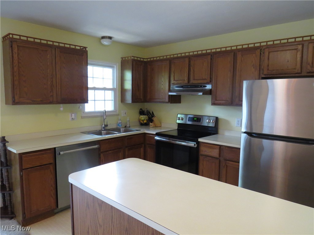 Mentor, Ohio 44060, United States, 4 Bedrooms Bedrooms, ,2 BathroomsBathrooms,Residential,Active,214340