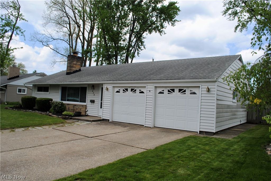 Photo of 424 Race Street, Berea, OH 44017 (MLS # 5207366)