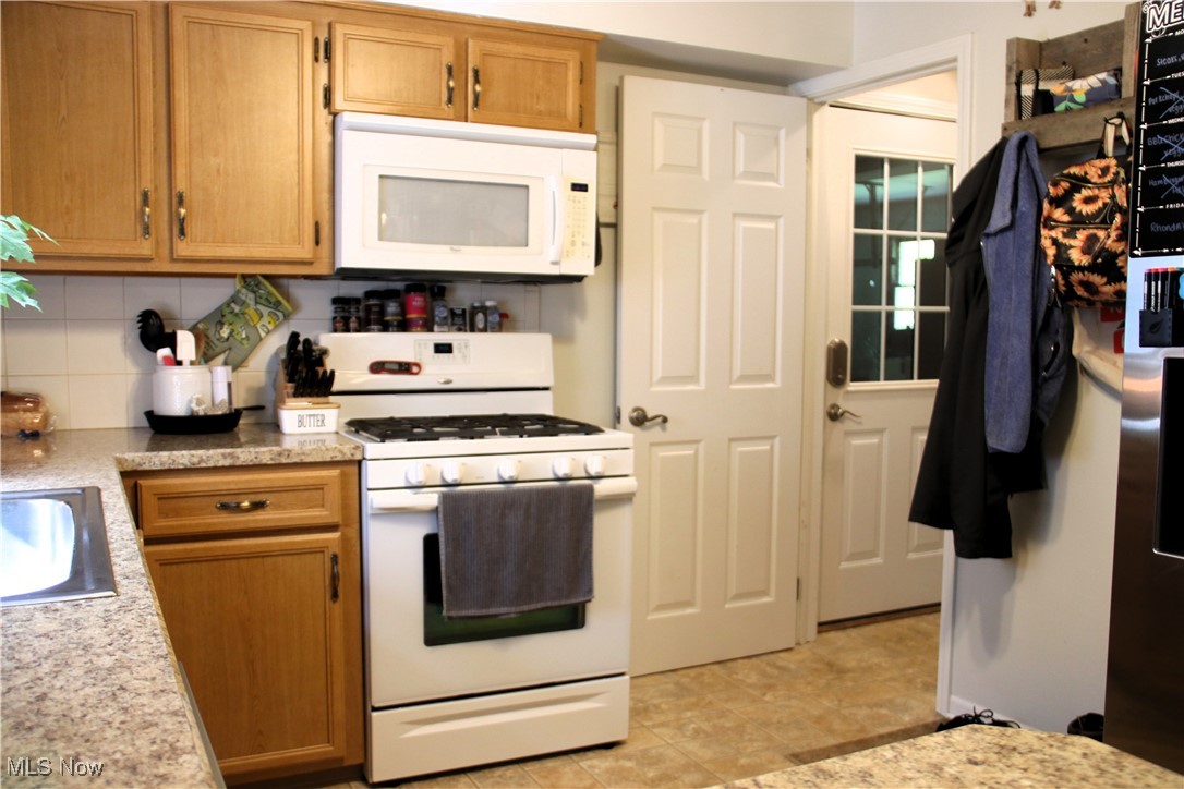 6929 Pinetree Avenue, Canton, Ohio image 18