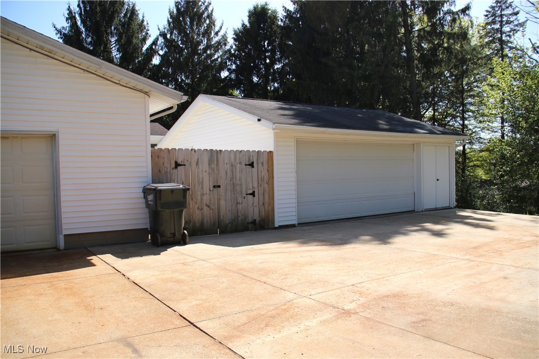 6929 Pinetree Avenue, Canton, Ohio image 2