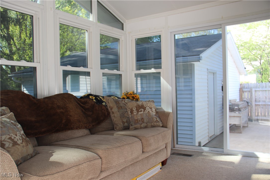 6929 Pinetree Avenue, Canton, Ohio image 24