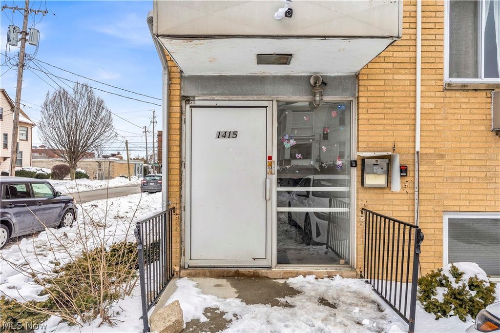 Photo of 1415 Wyandotte Avenue #302, Lakewood, OH 44107 (MLS # 5185942)