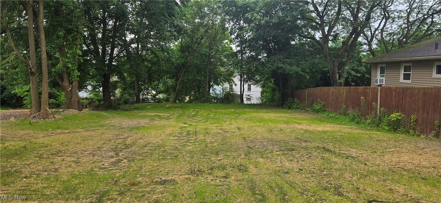 Deep and private west Barberton city lot in close proximity to shopping, dining, and Rt 21 / I-76. Bring your own builder and get started on your dream home! Only .25 mi from Barberton Primary School. City utilities available.