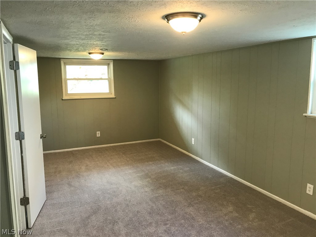 Mentor Headlands Park - Residential