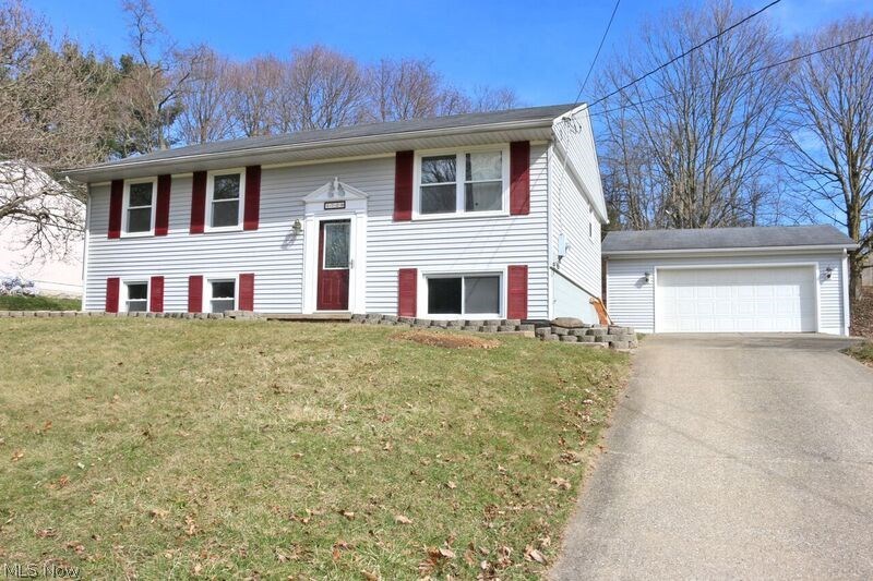 Update bi-level featuring 4 bedrooms, 2 full baths, family room, plus great storage. Oversized 2 car garage. Agent Owned