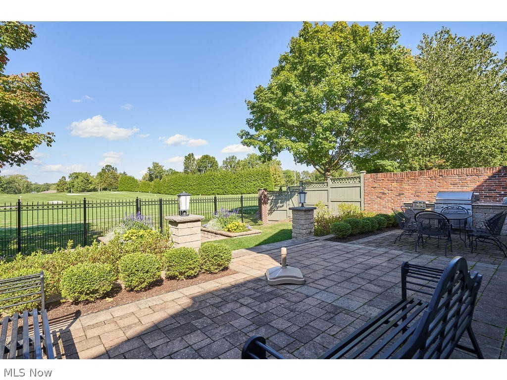 Portage Close Condominiums - Residential