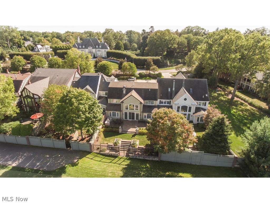 Portage Close Condominiums - Residential