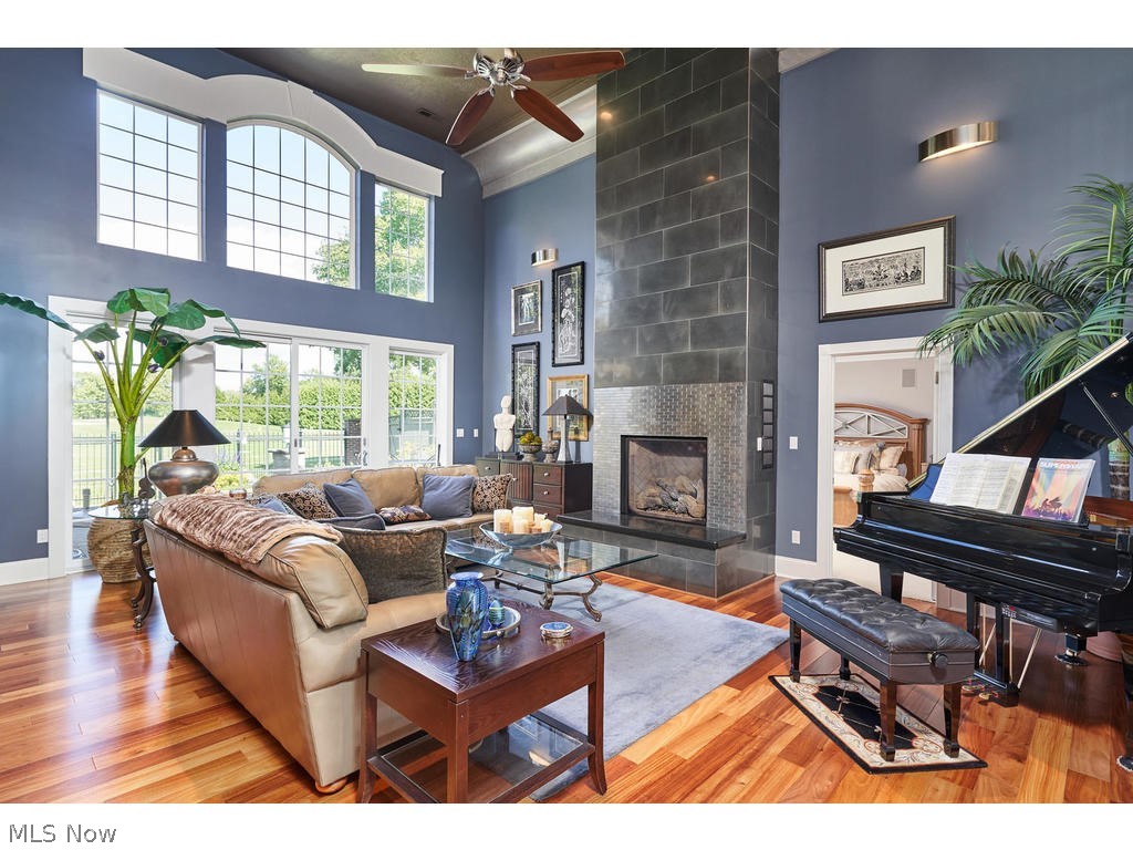 Portage Close Condominiums - Residential