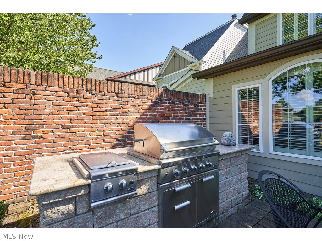 Portage Close Condominiums - Residential