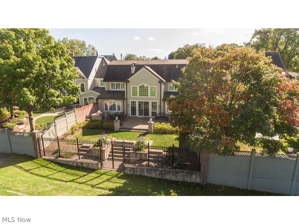 Portage Close Condominiums - Residential