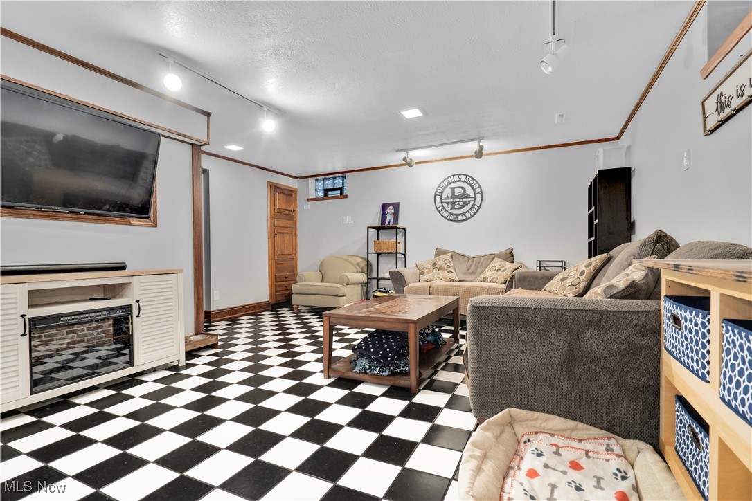 7773 Lutz Avenue, Massillon, Ohio image 25
