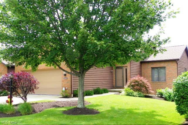 Pretty contemporary 3 bedroom/3.5 bath ranch condo located on 11th/12th fairway of Prestwick Country Club with outstanding views of golf course & pond* Approx. 2948SF including finished walk out 12 course lower level* Oak foyer entry opens to great room with corner gas log fireplace with mantle, crown molding & window wall overlooking golf course* Formal dining room with chair rail & crown molding* Kitchen & breakfast room with wood floor* Light & bright kitchen with white cabinets, roll out shelves, stainless appliances (gas range, refrig, microwave, dishwasher & disposal), breakfast room leads to vaulted 3 season sun room wrapped with windows & access to deck all with tranquil views of golf course & pond* Master bedroom with large walk in closet with built ins & master bath with skylight, ceramic floor, separate shower & jetted tub* Guest bedroom & bath on 1st floor* 1st floor laundry with tile floor closet & includes washer & dryer* Walk out lower level includes huge family room wit