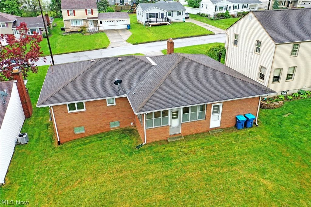 Photo of 499 W Harvey Street, Struthers, OH 44471 (MLS # 5206605)