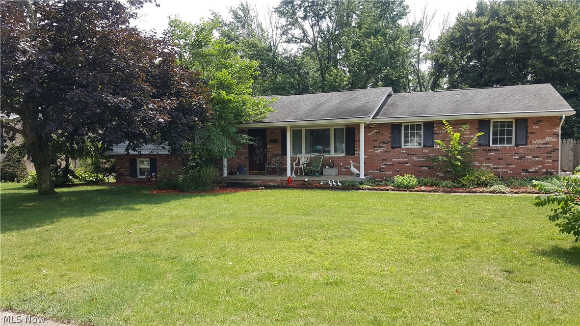 4 bedroom 2 full bath split level home. Kitchen & Dining on 1st level with rec room in lower level. Wood burning fireplace. Kitchen appliances stay (not warranted) Vinyl replacement windows. 105 x 160 private fenced in yard. 12 x16 deck. Wash and dryer included (not warranted) Gutter helmets. All electric.