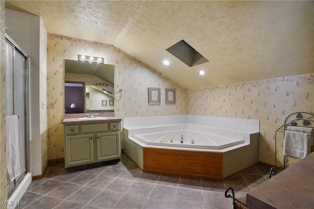 Penguin Condo - Residential