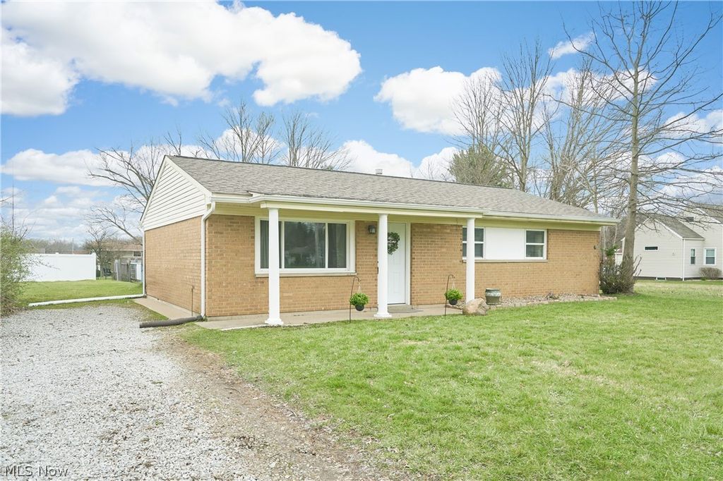 Photo of 332 N River Road, Munroe Falls, OH 44262 (MLS # 5197190)