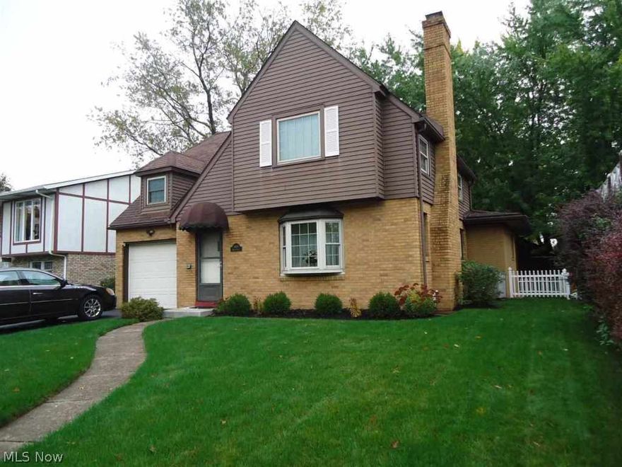 Good home in well established neighborhood. First floor family room. Appliances stay, including washer & dryer. Move-in condition.