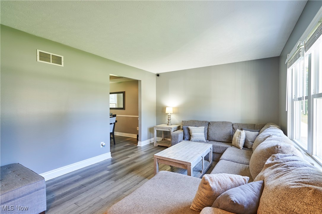 Painesville Twp, Ohio 44077, United States, 3 Bedrooms Bedrooms, ,2 BathroomsBathrooms,Residential,Active,221149