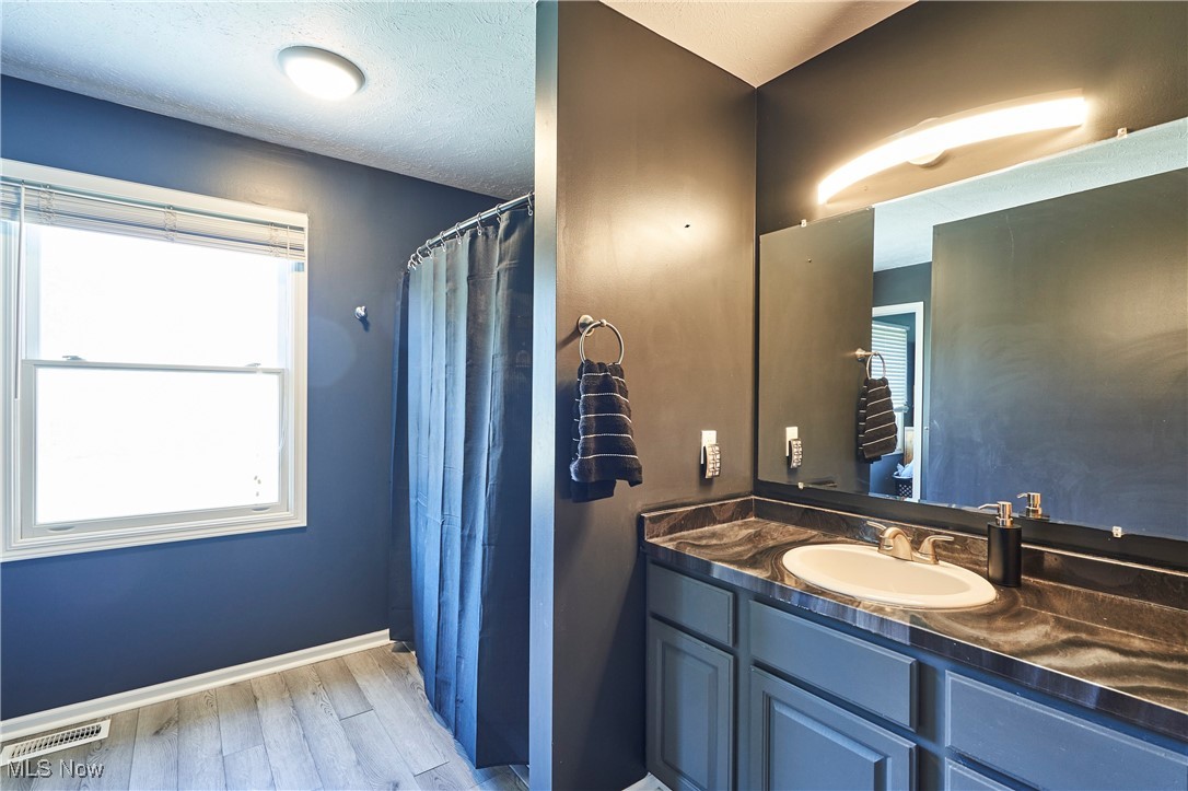 Painesville Twp, Ohio 44077, United States, 3 Bedrooms Bedrooms, ,2 BathroomsBathrooms,Residential,Active,221149