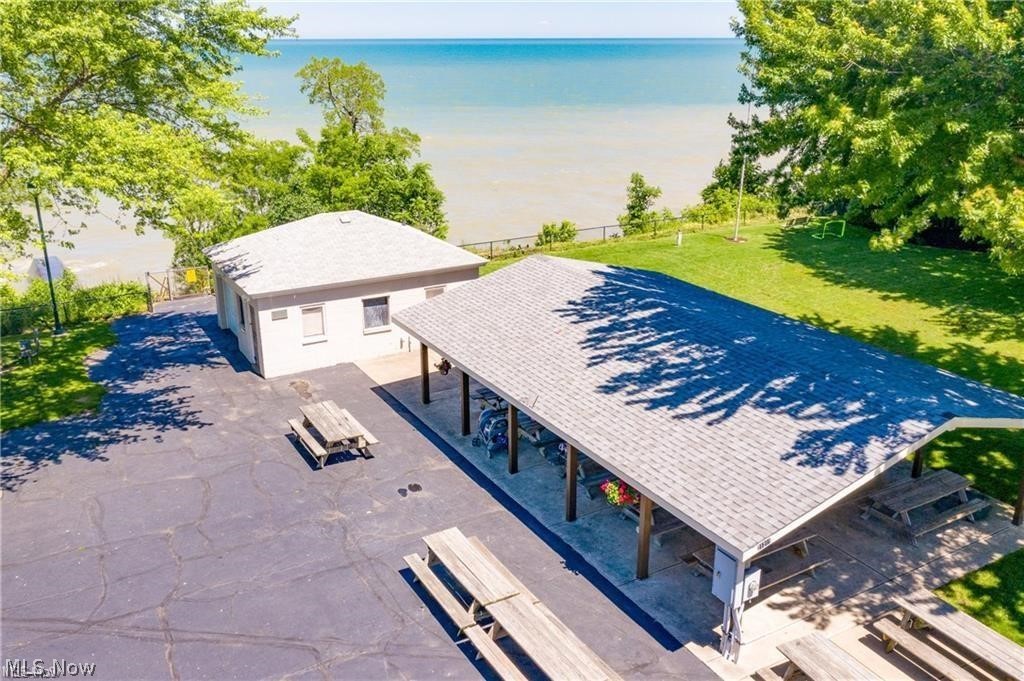 Utopia Bach 02 - Residential