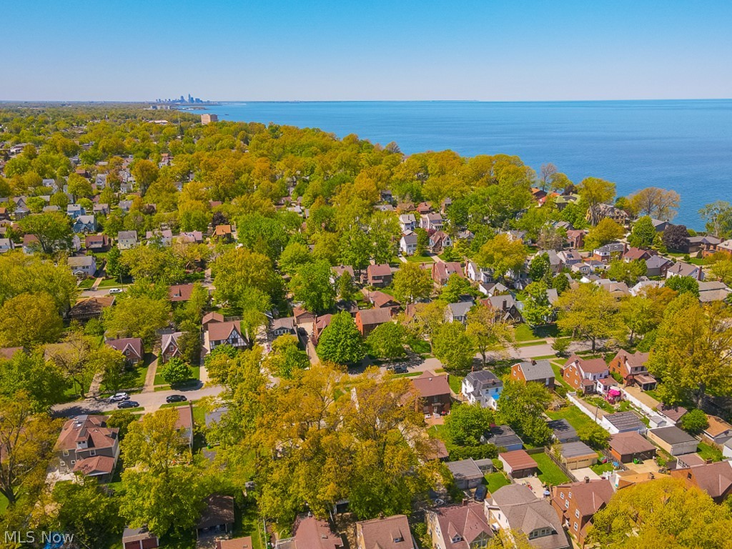 Utopia Bach 02 - Residential