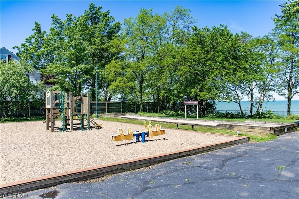 Utopia Bach 02 - Residential