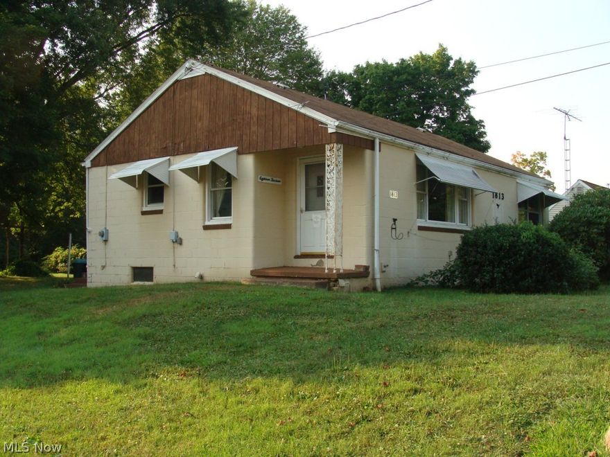 Country living--close to town. Ranch home has 2 bedrooms, formal dining. Full basement. Garage.