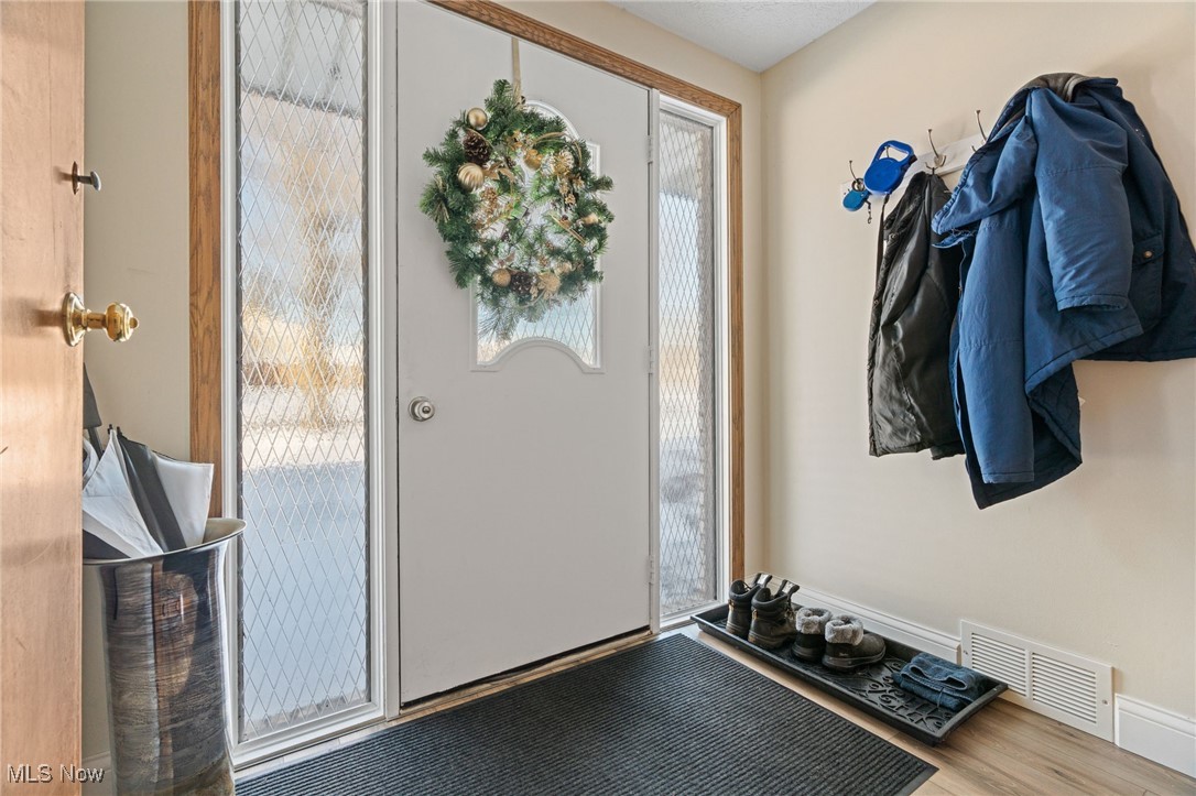 6684 Ravenwood Avenue NW