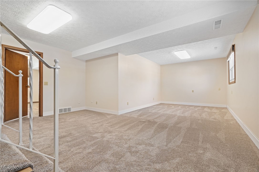 6684 Ravenwood Avenue NW