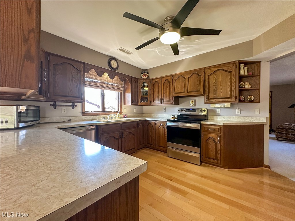 365 Sunset Drive, Brookfield, Ohio image 23