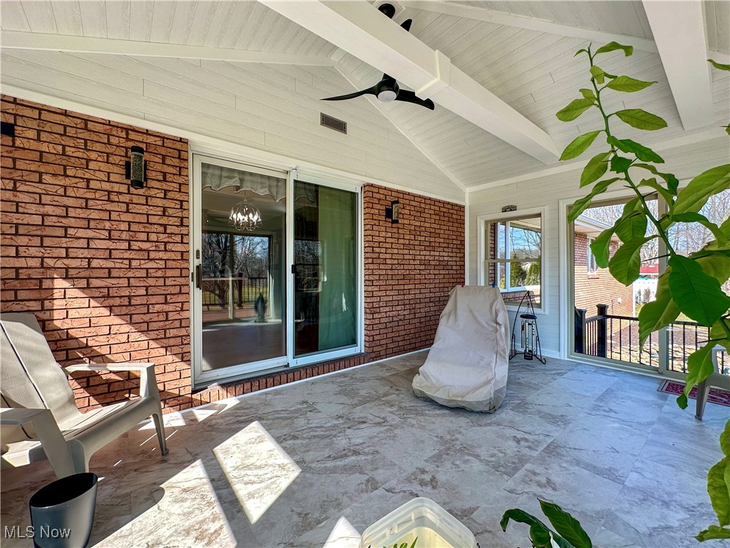 365 Sunset Drive, Brookfield, Ohio image 14