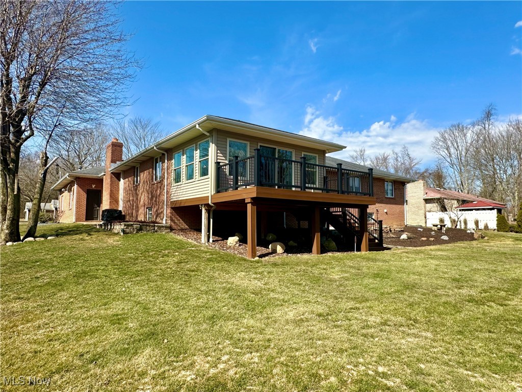365 Sunset Drive, Brookfield, Ohio image 2