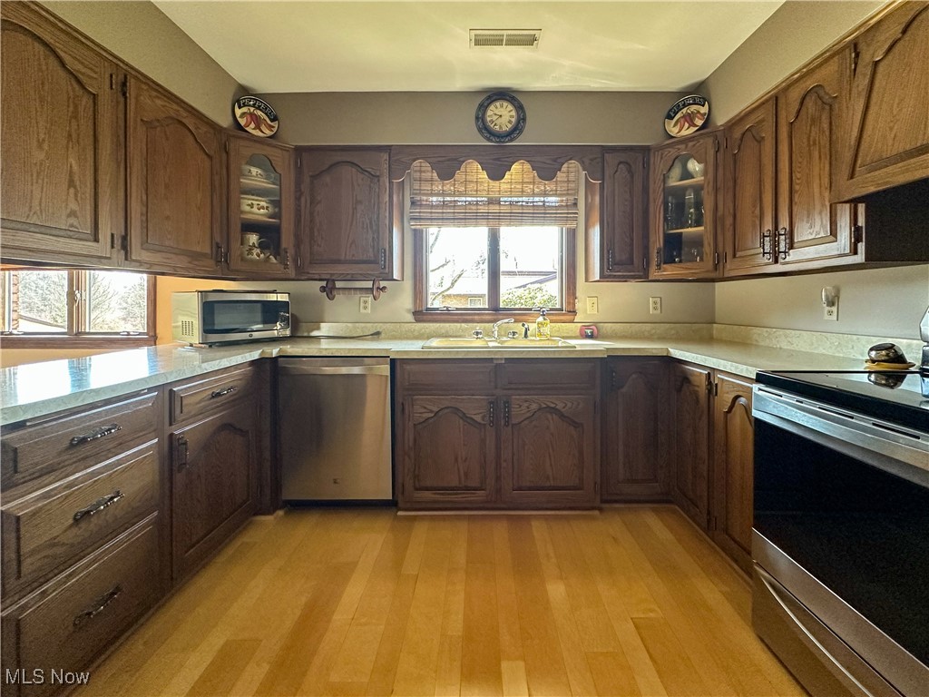 365 Sunset Drive, Brookfield, Ohio image 22