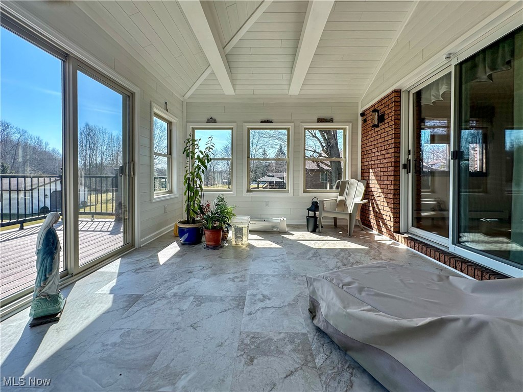 365 Sunset Drive, Brookfield, Ohio image 18
