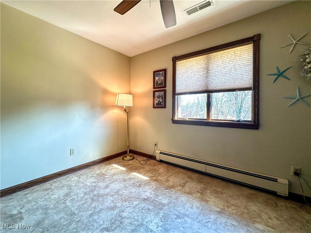365 Sunset Drive, Brookfield, Ohio image 38