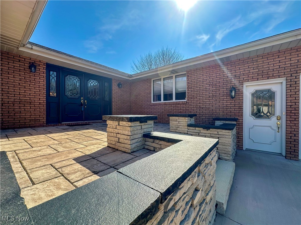 365 Sunset Drive, Brookfield, Ohio image 6