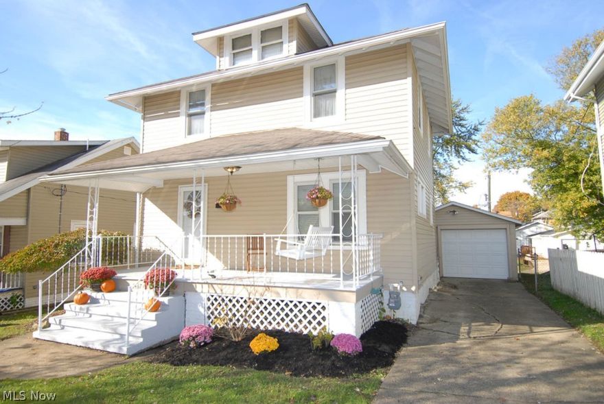 Charming home with many upgrades.  Nice eat in kitchen with all appliances.  Deck on the rear of the house.  Fully fenced in back yard, l car garage.